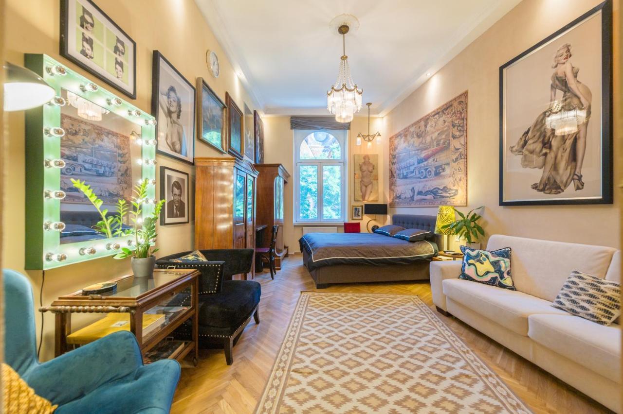 Venus - The Actor's Den Appartement