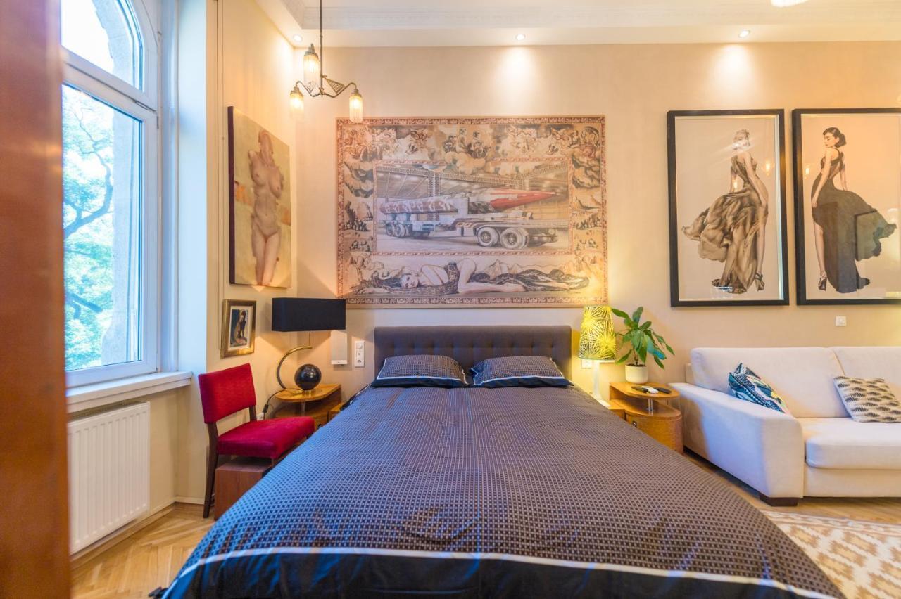 Venus - The Actor's Den Appartement *